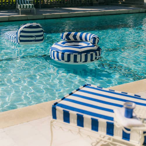 Pouf d\'extérieur flottant Canvas tissu bleu - BUSINESS & PLEASURE - Crew Mediterranean / Rayé bleu - PVC, Tissu outdoor Pleasuretex®