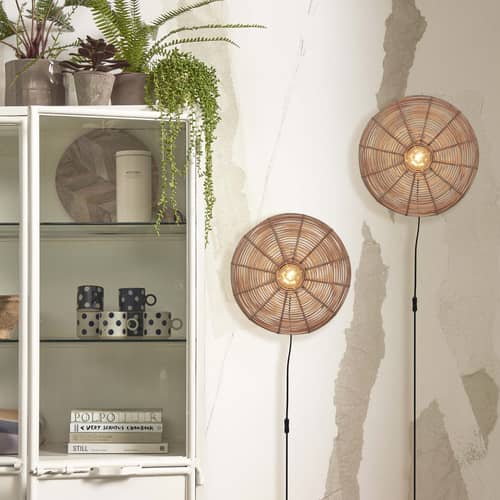 Applique con presa Tanami Disc fibre legno beige rattan naturale / Ø 40 cm - GOOD&MOJO - Naturale - Ferro, Midollino