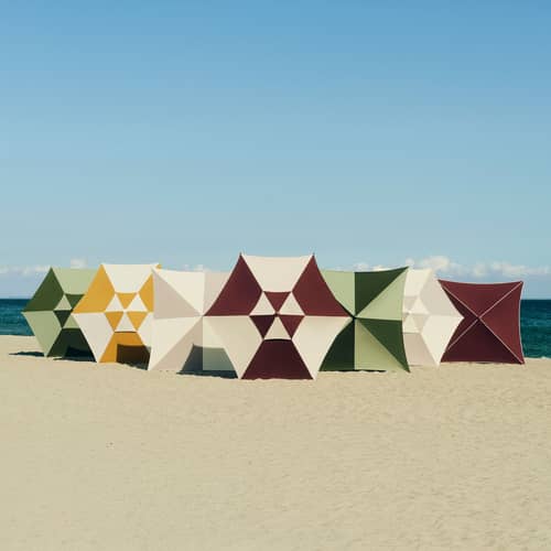 Sonnenschirm Terrazza - Hexagon textil grün / Ø 300 cm - Hay - Grün & Dunkelgrün - Aluminium, Olefin-Gewebe, Polypropylen, Stahl