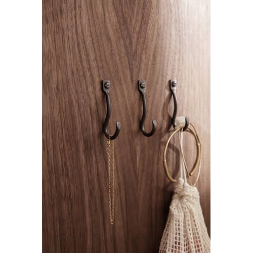 Set de 3 crochet muraux Curvature / Laiton - Ferm Living - Noir - Laiton patiné