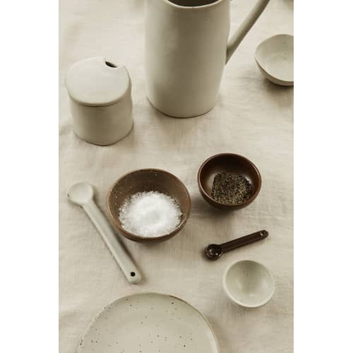 Topf Flow keramik weiß / Mit Löffel - Ferm Living - Naturweiß gesprenkelt - emailliertes Porzellan