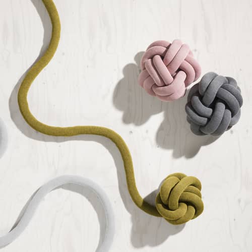 Coussin Knot tissu rose / Fait main - 30 x 30 cm / 2016 - Design House Stockholm - Rose pâle - Acrylique, Laine