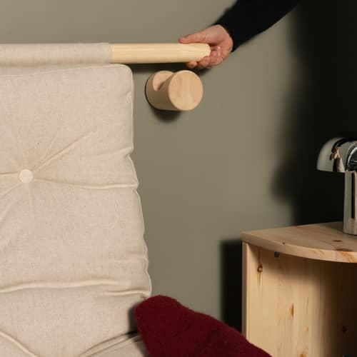 Schlafcouch Hooked textil weiß / L 135 cm - 3-fach modulierbar - KARUP - Leinen 914 / Pinie - FSC-zertifiziertes Massivholz Kiefer, Recycelte Mischfasern, Schaumstoff
