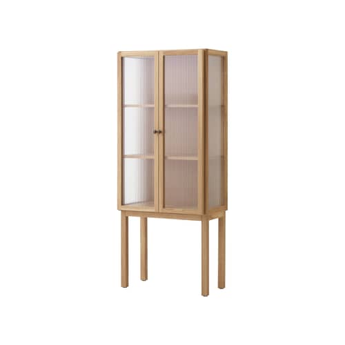 Geschirrschrank Curiosity Tall holz natur / B 70,5 x H 168 cm - Geriffeltes Glas - Audo Copenhagen - H 168 cm / Eiche natur - eichenfurnierte Holzfaserplatte, Geriffeltes Hartglas, massive Eiche