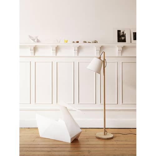 Lampadaire Pull lamp bois naturel / Abat-jour réglable - Fabriqué artisanalement - Muuto - Chêne / Abat-jour blanc - Chêne massif, Plastique recouvert de tissu