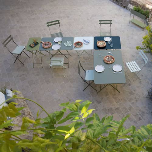 Table pliante Bistro métal beige / 57 x 37 cm - 2 personnes - Fermob - Beige latte - Acier laqué