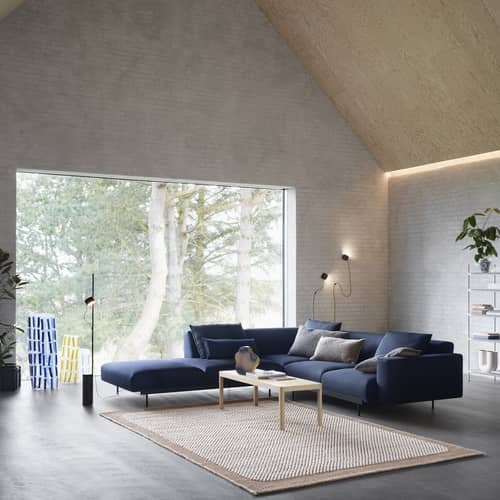 Tavolino Workshop materiale plastico grigio legno naturale / 120 x 43 x H 38 cm - Linoleum - Muuto - Linoleum grigio / Gambe in rovere naturale - Linoleum, Rovere massello