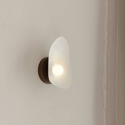 Florii 1 LED Wall light plastic material white - NUURA - Dark bronze / White - Aluminium, Polycarbonate