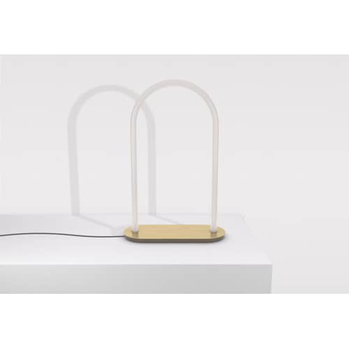Lampe de table Unseen LED Large plastique blanc / H 60 cm / Seconde vie - Petite Friture - H 60 cm / Blanc & laiton - Laiton, Polycarbonate