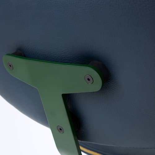 Fauteuil pivotant Arba / Cuir - Bouroullec, 2024 - raawii - Cuir bleu foncé / Base vert foncé - Acier, Aluminium, Contreplaqué, Cuir, Mousse