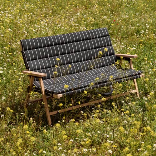 Divano da giardino a 2 posti Outdoor Market tessuto nero / L 117 cm - Jasper Morrison - Hay - Nero - Faggio certificato FSC, Tessuto in poliestere riciclato