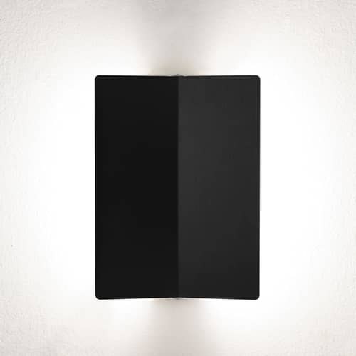 Wandleuchte  metall schwarz mit gefalteter Drehklappe LED /Charlotte Perriand, 1964 - Nemo - Schwarz - bemaltes Aluminium, bemaltes Metall