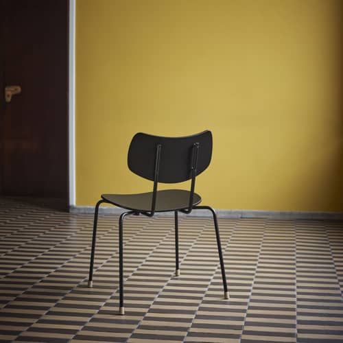 Stapelbarer Stuhl VLA26T - Vega Chair holz schwarz / Vilhelm Lauritzen, 1956 - CARL HANSEN & SON - Schwarz - lackiertes Eichenholzfurnier, thermolackierter Stahl