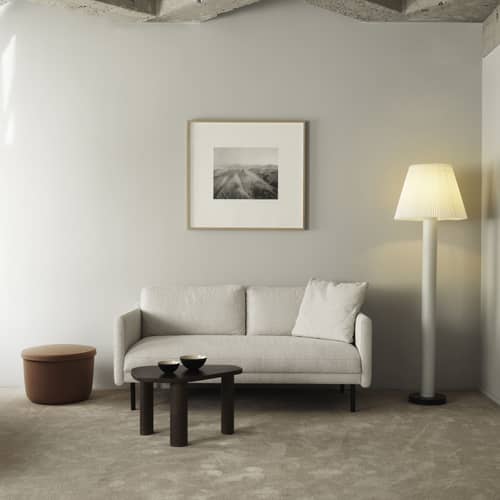 Tavolino Sculp Small legno marrone / 65 x 45,5 x H 39 cm - Normann Copenhagen - 65 x 45,5 x H 39 cm / Marrone - Frassino massello tinto