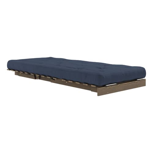 Fauteuil convertible Roots / Dormeuse & lit d\'appoint - 3 positions / Structure marron - KARUP DESIGN - Bleu marine 737 / Bois marron - Fibres recyclées mélangées, Mousse, Pin massif certifié FSC laqué, Tissu