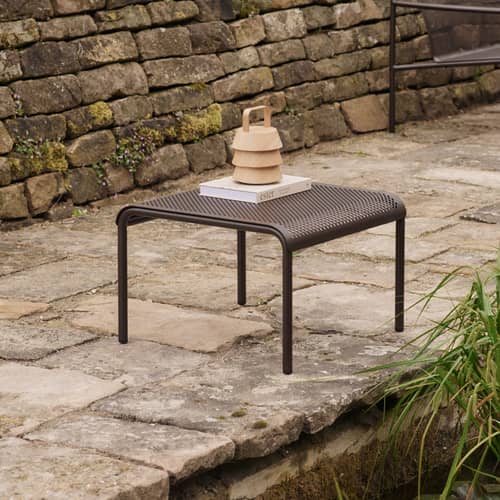 Table basse Dapple métal marron / 57 x 57 x H 38,5 cm - Ferm Living - Chocolat foncé - Acier galvanisé thermolaqué