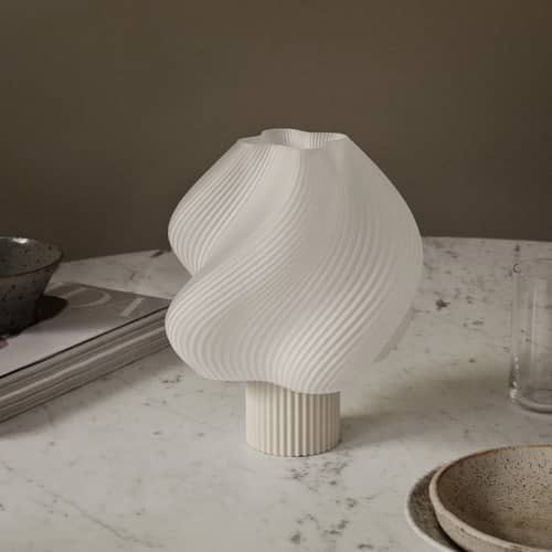 Lampe sans fil rechargeable Soft Serve beige - CRÈME ATELIER - Gousse de vanille / blanc - PLA recyclé