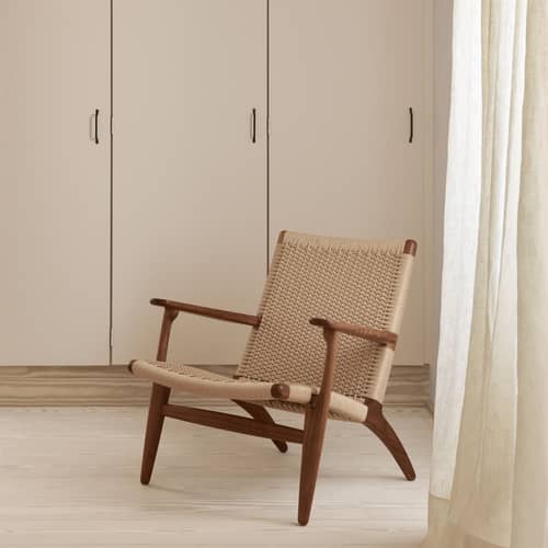 CH25 Lounge armchair natural wood / Hans J. Wegner, 1950 - Paper cord - CARL HANSEN & SON - Oiled walnut / Natural cord - Oiled solid walnut, Paper cord