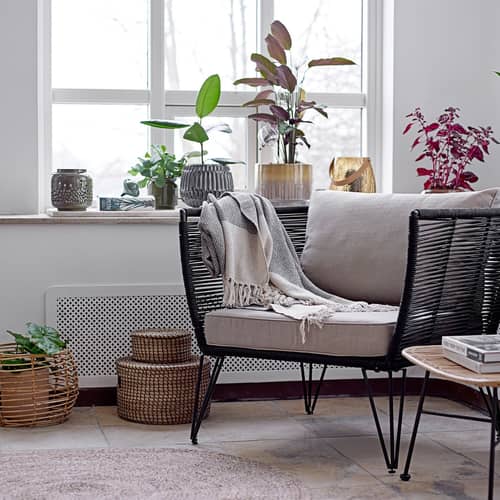 Fauteuil rembourré Mundo / Fils PVC - Bloomingville - Noir / Tissu taupe - Acier laqué, Fil PVC, Mousse, Tissu