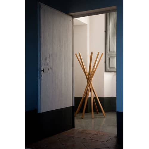 Kleiderständer mit Fuß Sciangai holz natur / Holz - Faltbar - Zanotta - Eiche - Gebeizte Massiveiche