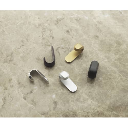 Set de 2 patère Curve Mini métal / H 5,8 cm - Normann Copenhagen - Noir mat - Aluminium anodisé