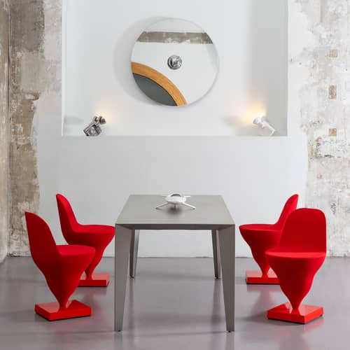 Chaise rembourrée Gelato tissu rouge - Moustache - Tissu Cherry / Base rouge - Fonte d\'aluminium, Métal, Mousse polyuréthane, Tissu polyester