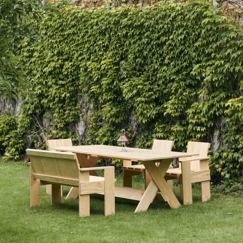 Panca con schienale Crate Outdoor legno naturale / Gerrit Rietveld, 1934 - L 132 cm - Hay - Pino naturale - Pino massello laccato