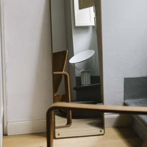 Lampada da tavolo Taccia LED Small (1962) vetro bianco / H 48 cm - Flos - Bianco opaco / Trasparente - Alluminio, vetro soffiato