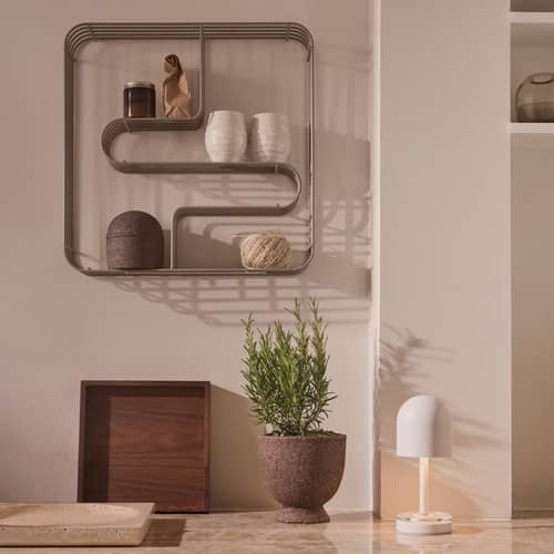 Curva Wall shelf metal beige / Utensil - 45.5 x 45.5 x D 9 cm - AYTM - Taupe - Steel