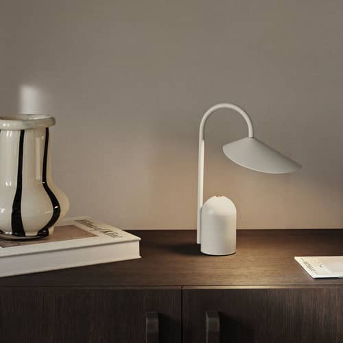 Arum LED Wireless rechargeable lamp metal beige - Ferm Living - Cashmere beige - Aluminium, Iron