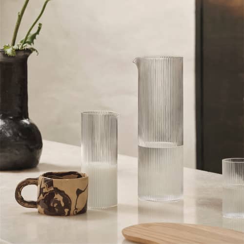 Karaffe Ripple glas transparent / 1,12 L - geriffeltes Glas - Ferm Living - Transparent - mundgeblasenes Glas