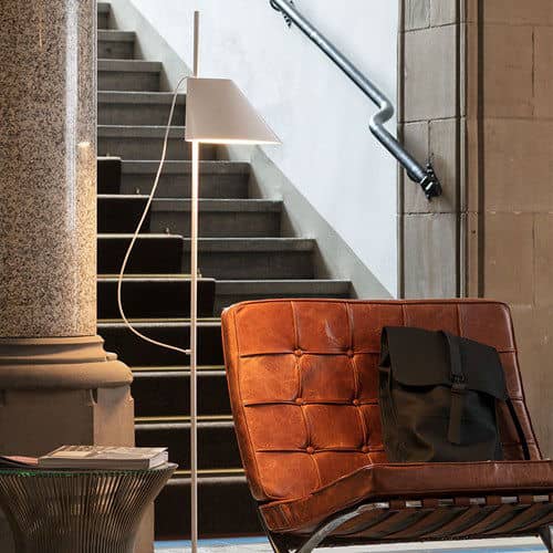 Lampadaire Yuh métal marbre noir LED / Base marbre - Orientable - Louis Poulsen - Noir - Aluminium, Laiton, Marbre