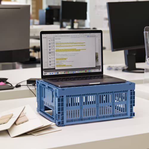 Panier Colour Crate plastique bleu électrique Medium / 26,5 x 34,5 cm - Recyclé - Hay - Bleu électrique - Polypropylène recyclé