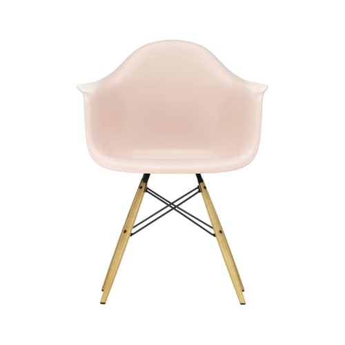 RE DAW - Eames Plastic Armchair Armchair plastic material pink / (1950) - Light wood legs / Recycled - Vitra - Soft pink / yellow-coloured maple - Post-consumer recycled plastic, Solid maple