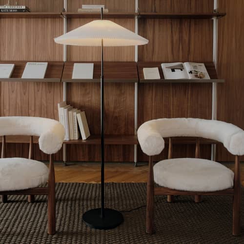Lampada a stelo Nebra tessuto bianco / Orientabile e regolabile in altezza - NEW WORKS - Bianco e nero - Acciaio, Tessuto poliestere