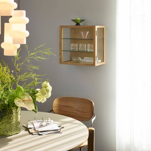 Rangement mural Poetic Small / Vitrine - 40 x 40 cm / Avec porte - HÜBSCH - 40 x 40 cm / Chêne - MDF plaqué chêne, Verre