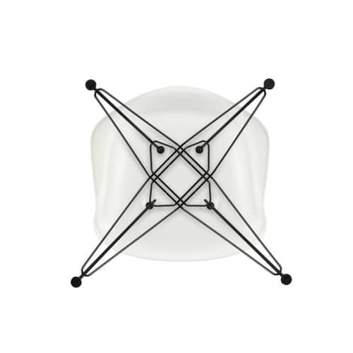 RE DAR - Eames Plastic Armchair Armchair plastic material white / (1950) - Black Base, legs / Recycled - Vitra - Cotton white / Black Base, legs - Epoxy lacquered steel, Post-consumer recycled plastic