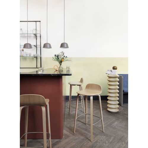 Tabouret de bar Visu bois noir / H 65 cm / Seconde vie - Muuto - Noir / Repose-piedsnoir - Contreplaqué de frêne