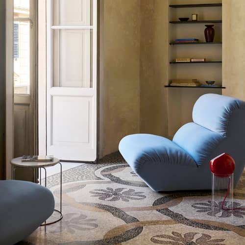 Lounge Sessel Hi Lo AV54 textil blau - &tradition - Blau (Gentle 0733) - Federn, FSC-zertifiziertes Holz, Polyesterwatte, Stoff mit EU Ecolabel, Zertifizierter HR-Schaum (High Resilience)