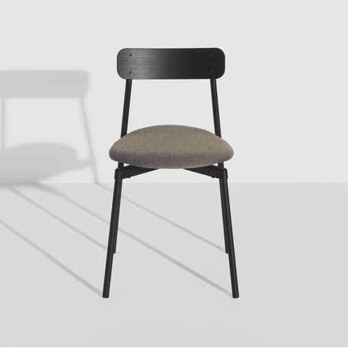 Stapelbarer Stuhl Fromme holz schwarz / Sitzfläche aus Stoff - Petite Friture - Schwarz / Irisierender mehrfarbiger Stoff - Gewebe, Schaumstoff, Thermolackiertes Aluminium, Vielschicht-Sperrholz in Buche
