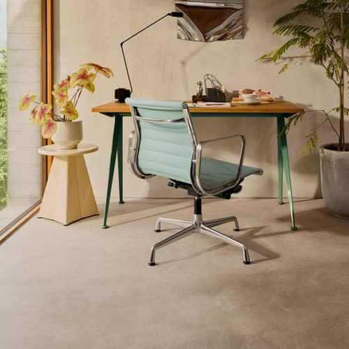 Fauteuil pivotant Aluminium Chair EA 132 tissu vert / Eames, 1958 - Vitra - Menthe (tissu Hopsak) / Alu chromé - Aluminium injecté, Mousse, Tissu