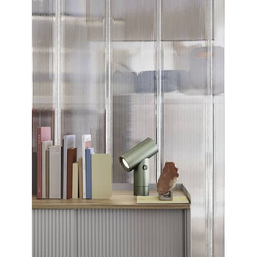 Lampe de table Beam métal vert / Double source lumineuse - Base rotative - H 26 cm - Muuto - Vert - Aluminium anodisé, PVC
