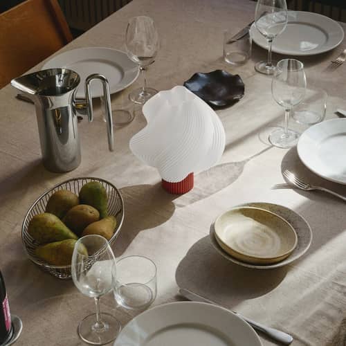 Lampe sans fil rechargeable Soft Serve rouge - CRÈME ATELIER - Rhubarbe / blanc - PLA recyclé