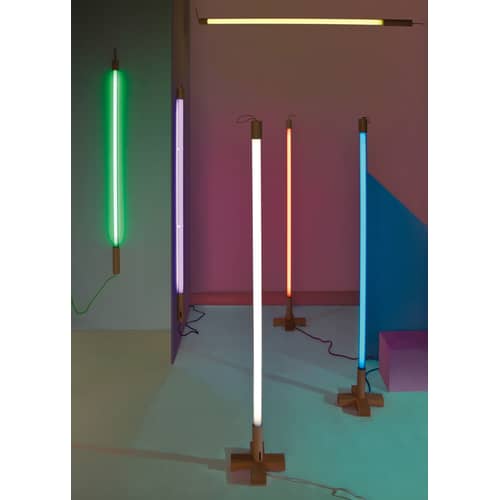 Applique avec prise Linea Wood verre blanc LED / L 134 cm - Seletti - Blanc / Embouts bois - Bois naturel, Verre
