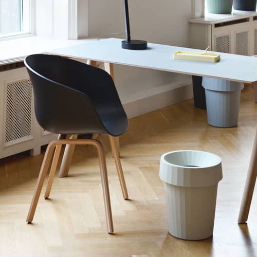  About a chair AAC22 Armchair plastic material black / Recycled - Hay - Black / Matt varnished oak - Recycled polypropylene, Solid oak