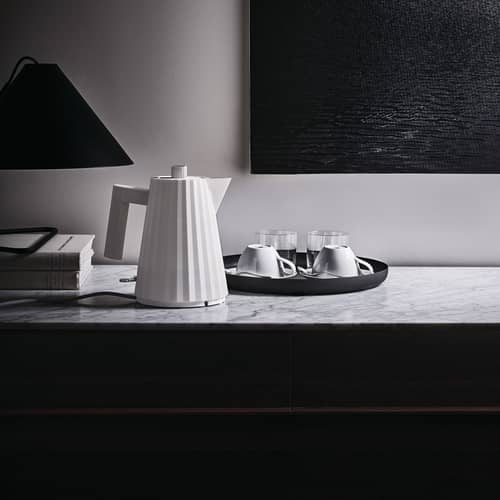 Plissé Electric kettle plastic material white / 1 L - UK version - Alessi - White - Thermoplastic resin