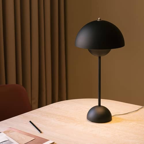 Lampada da tavolo Flowerpot VP3 metallo nero / H 50 cm - By Verner Panton, 1969 - &tradition - Nero opaco - Alluminio laccato