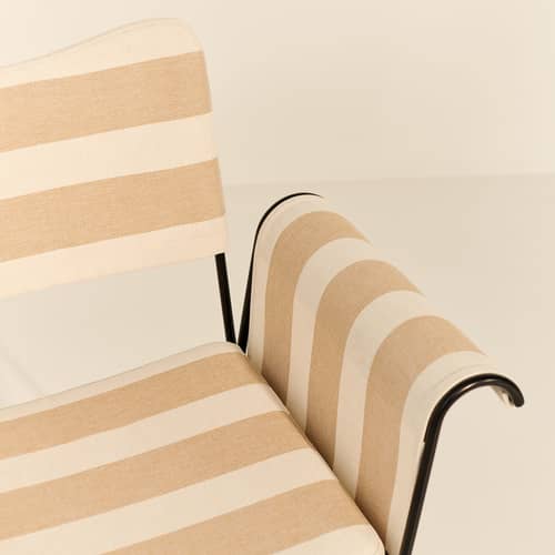 Tropique Armchair textile beige / Without fringes - Fabric / Matégot, 50s reissue - Gubi - Pinkish beige stripes / White leg - Fabric, Foam, Stainless steel