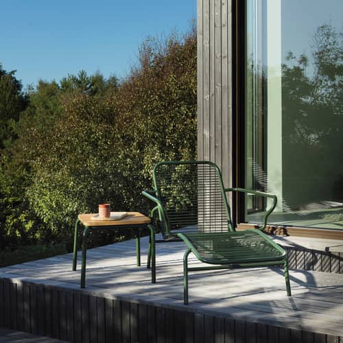 Table basse Vig Wood bois naturel / 55 x 45 cm - Normann Copenhagen - Vert foncé / Bois - Acier thermolaqué, Bois de robinier huilé