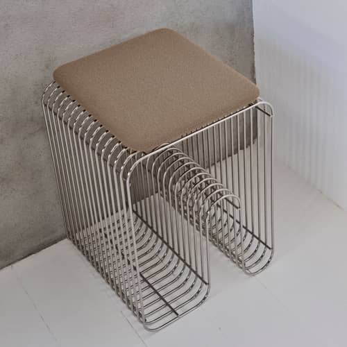 Accessoire / Coussin pour tabouret Curva - 27,5 x 32 cm - AYTM - Taupe bouclé - Mousse polyuréthane, Tissu bouclé